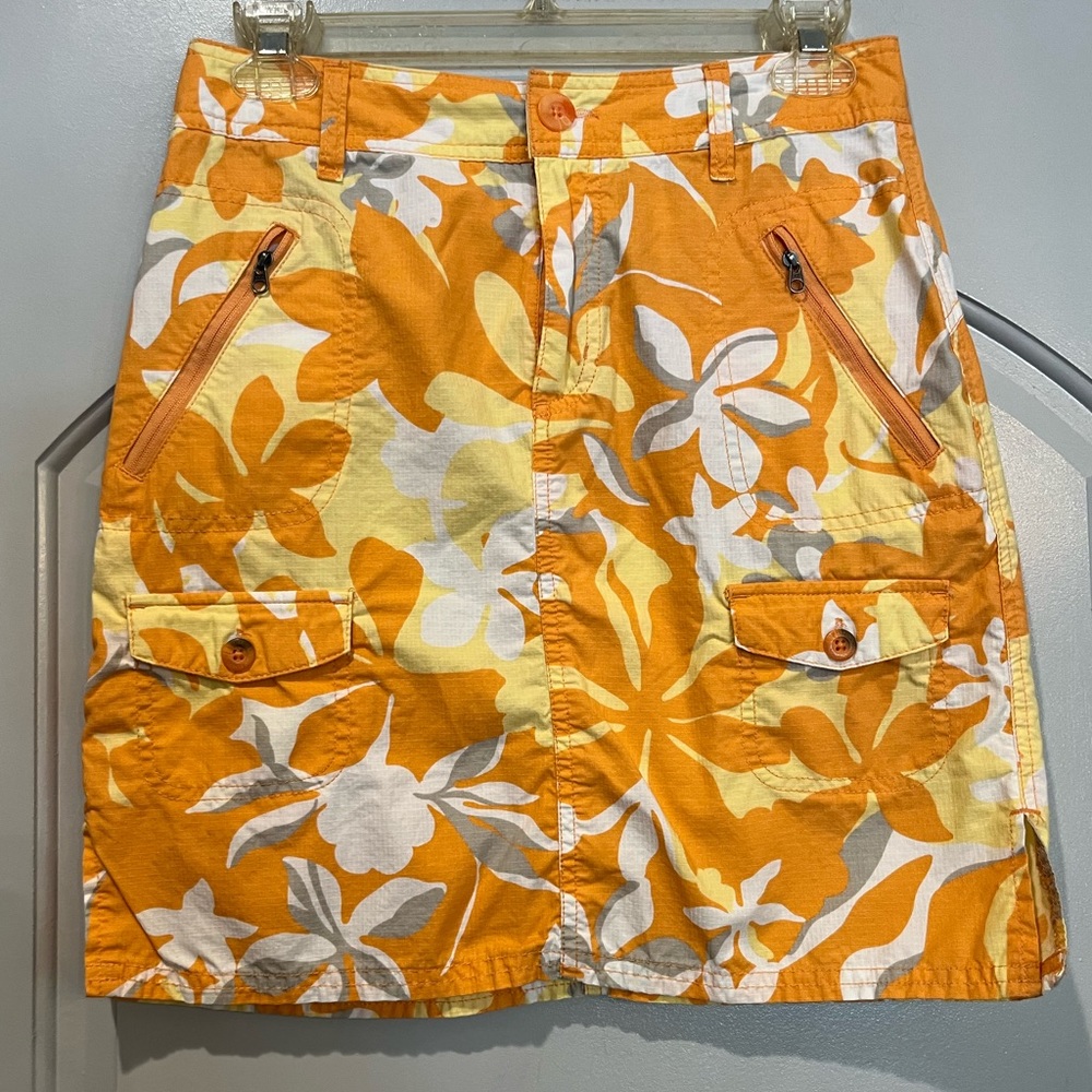 Columbia orange and yellow tropical flower skirt. Lots of pockets! GUC!